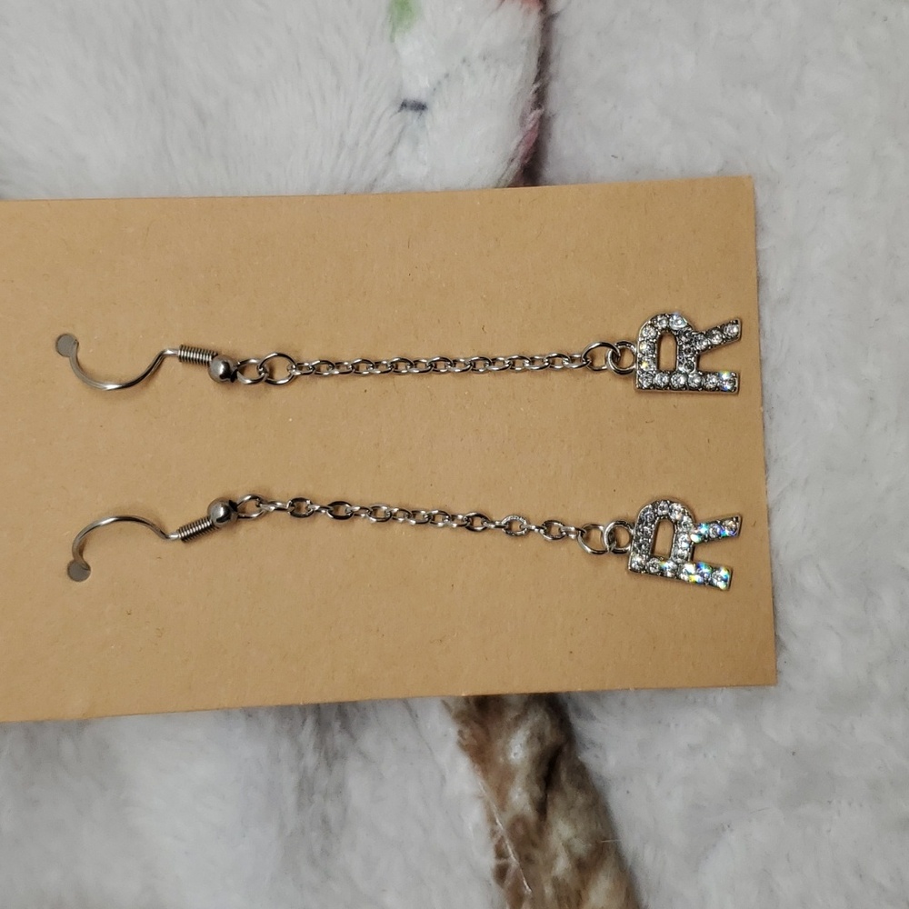 7/$10 R Initial Earrings, New - Picture 2 of 2